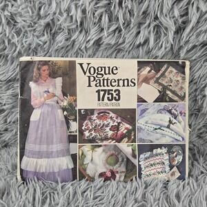 Vintage‎ 1970s Vogue 1753 Cottagecore Apron + Gifts Pillows Sewing Pattern UNCUT